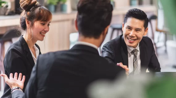 Meeting di Luar Kantor itu Ternyata Penting, Lho! Kenapa Ya?