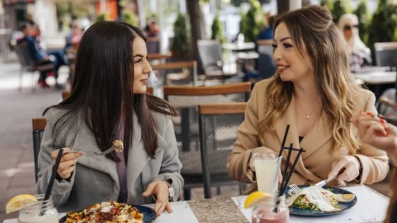 Aplikasi Kasir Bisnis F&B Terbaik