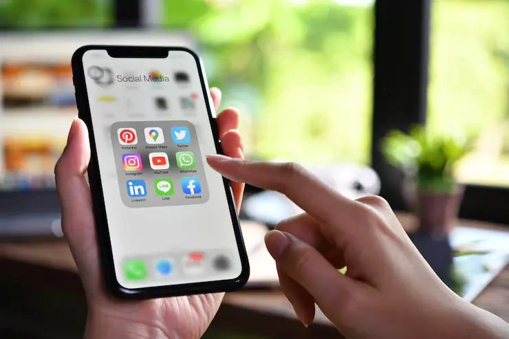 cara memilih platform media sosial