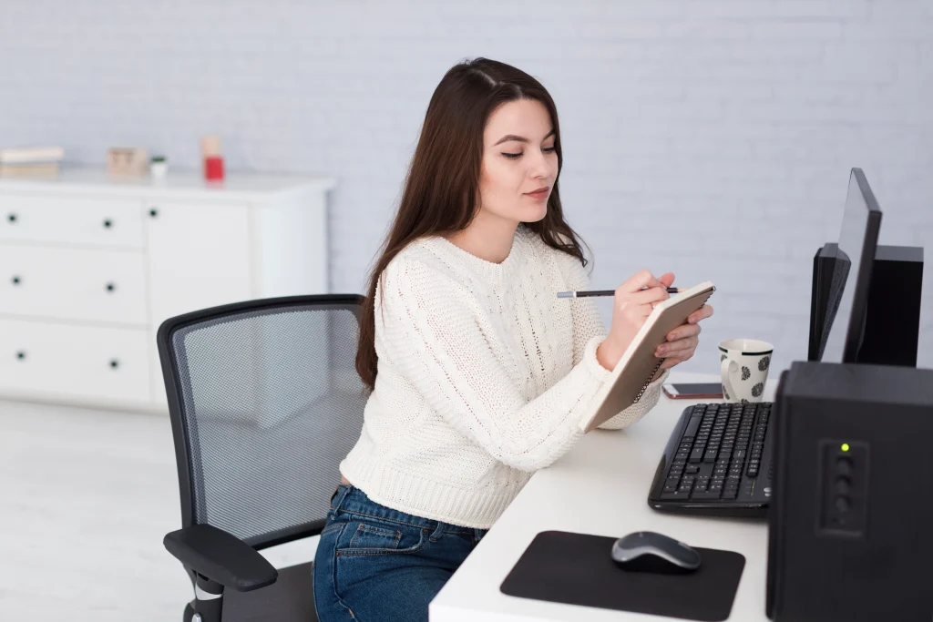 freelancer atau pekerja kantoran