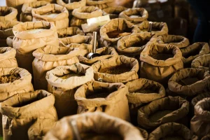 Kelola Persediaan Bahan Baku agar Bisnis Selalu Siap Produksi