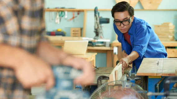 Mengenal Contoh Perusahaan Manufaktur dan Cara Mengelolanya