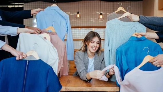 Cara Efektif Mengelola Usaha Grosir Baju di Era Digital