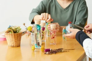 Kerajinan dari Botol Bekas Jadi Ide Bisnis Ramah Lingkungan!