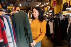 Kenali Potensi Baju Branded sebagai Peluang Bisnis, Untungkah?