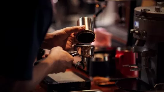 Barista dan Bartender, Apa Perbedaannya?